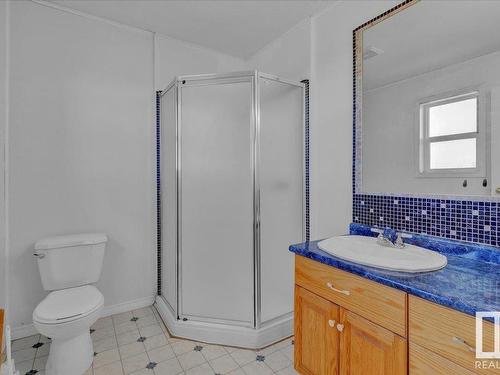 57510 Rge Rd 222, Rural Sturgeon County, AB - Indoor Photo Showing Bathroom