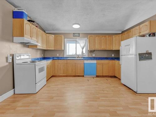 57510 Rge Rd 222, Rural Sturgeon County, AB - Indoor Photo Showing Kitchen