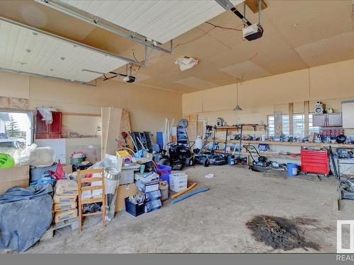 57510 Rge Rd 222, Rural Sturgeon County, AB - Indoor Photo Showing Garage