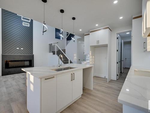 9 Pierwyck Loop, Spruce Grove, AB - Indoor Photo Showing Kitchen