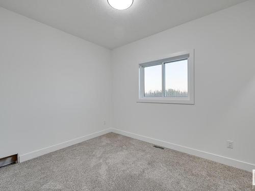 9 Pierwyck Loop, Spruce Grove, AB - Indoor Photo Showing Other Room