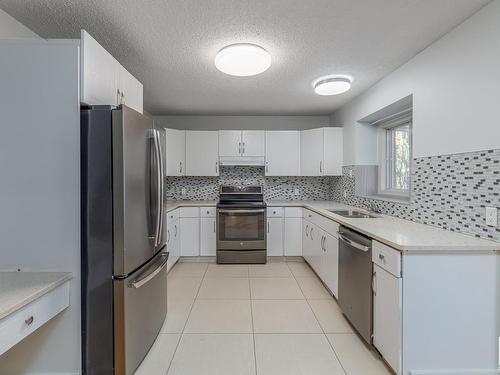 63 Alderwood Boulevard, St. Albert, AB - Indoor Photo Showing Kitchen With Upgraded Kitchen