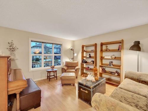 2920 25 Street, Edmonton, AB - Indoor Photo Showing Living Room