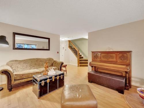 2920 25 Street, Edmonton, AB - Indoor Photo Showing Living Room