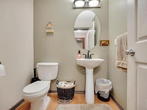 2920 25 Street, Edmonton, AB - Indoor Photo Showing Bathroom