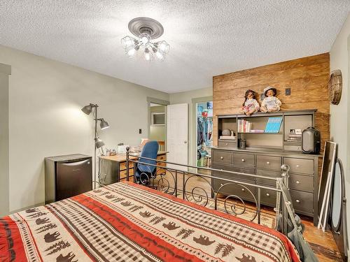 2920 25 Street, Edmonton, AB - Indoor Photo Showing Bedroom