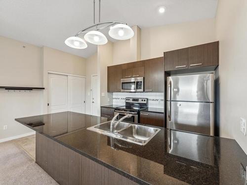 3423 9351 Simpson Drive, Edmonton, AB - Indoor Photo Showing Kitchen With Double Sink With Upgraded Kitchen