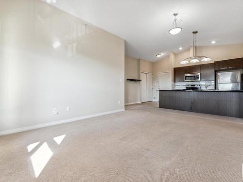 3423 9351 Simpson Drive, Edmonton, AB - Indoor Photo Showing Kitchen