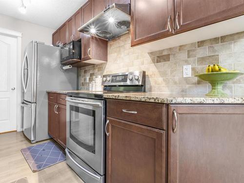 1512 27 Avenue, Edmonton, AB - Indoor Photo Showing Kitchen