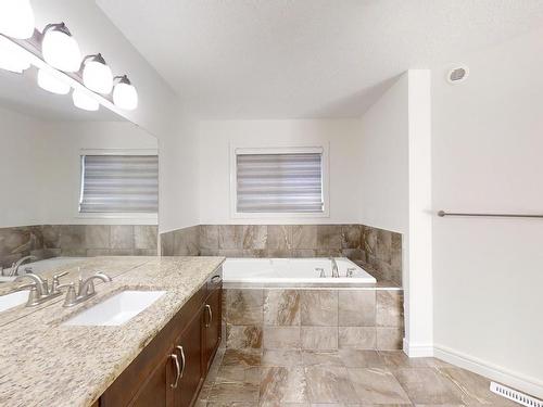 3207 13 Avenue, Edmonton, AB - Indoor Photo Showing Bathroom