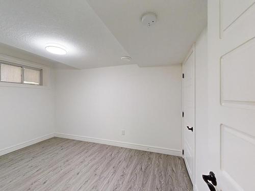 3207 13 Avenue, Edmonton, AB - Indoor Photo Showing Other Room