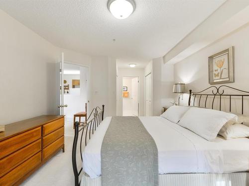 402 182 Haddow Close, Edmonton, AB - Indoor Photo Showing Bedroom