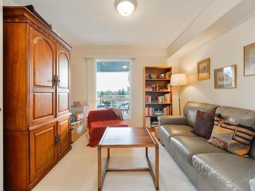 402 182 Haddow Close, Edmonton, AB - Indoor Photo Showing Living Room