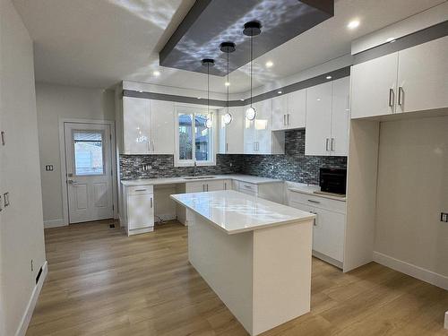 9330 89 Street, Edmonton, AB - Indoor Photo Showing Kitchen With Upgraded Kitchen