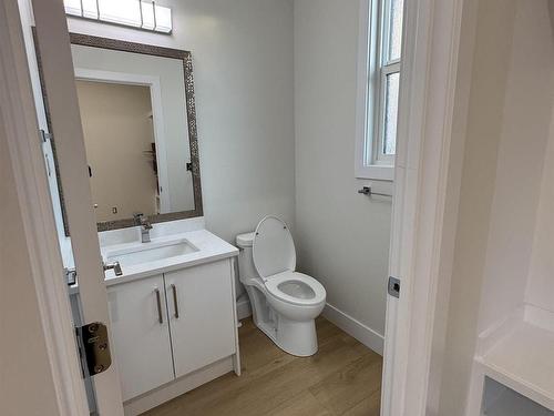 9330 89 Street, Edmonton, AB - Indoor Photo Showing Bathroom