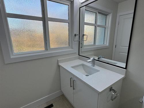 9330 89 Street, Edmonton, AB - Indoor Photo Showing Bathroom