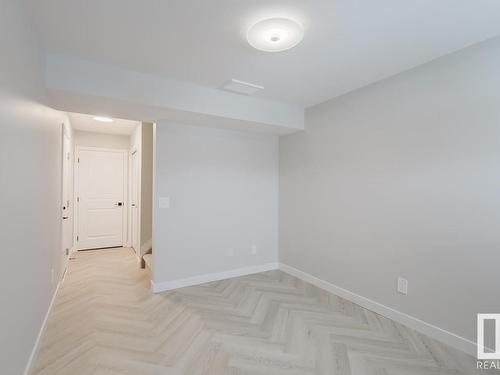 48 1010 Millbourne Road E, Edmonton, AB - Indoor Photo Showing Other Room