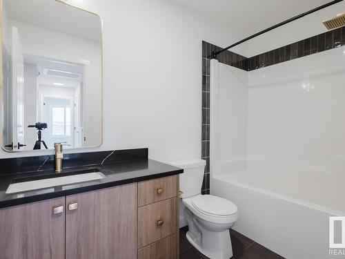 48 1010 Millbourne Road E, Edmonton, AB - Indoor Photo Showing Bathroom