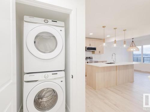 47 1010 Millbourne Road E, Edmonton, AB - Indoor Photo Showing Laundry Room