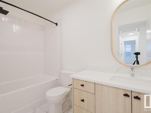 47 1010 Millbourne Road E, Edmonton, AB - Indoor Photo Showing Bathroom