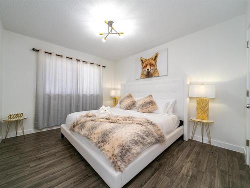 10543 128 Avenue, Edmonton, AB - Indoor Photo Showing Bedroom