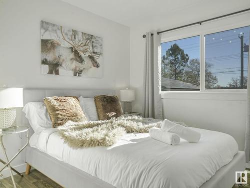 10543 128 Avenue, Edmonton, AB - Indoor Photo Showing Bedroom