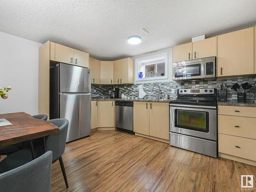 10543 128 Avenue, Edmonton, AB - Indoor Photo Showing Kitchen