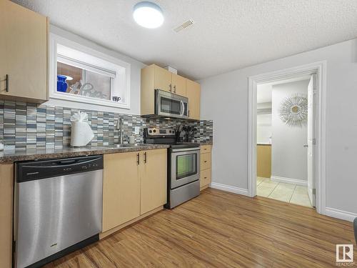 10543 128 Avenue, Edmonton, AB - Indoor Photo Showing Kitchen