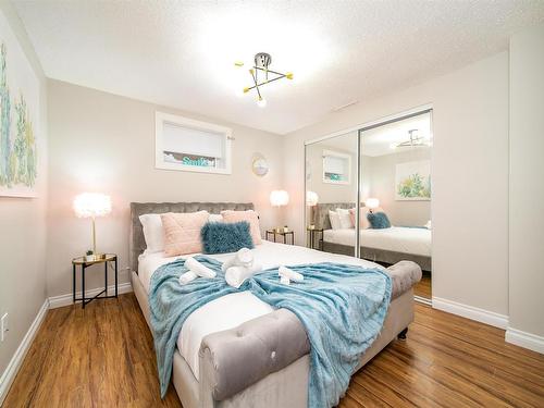 10543 128 Avenue, Edmonton, AB - Indoor Photo Showing Bedroom