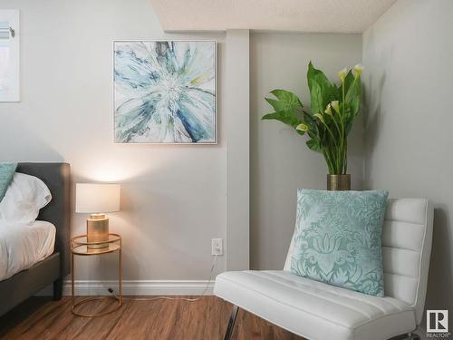 10543 128 Avenue, Edmonton, AB - Indoor Photo Showing Bedroom