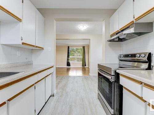 334 Northgate Terrace, Edmonton, AB - Indoor Photo Showing Kitchen