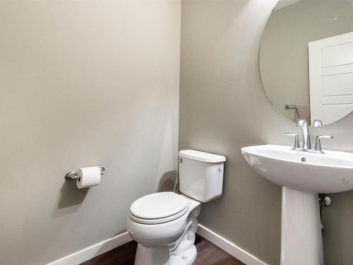 2921 Kostash Drive, Edmonton, AB - Indoor Photo Showing Bathroom