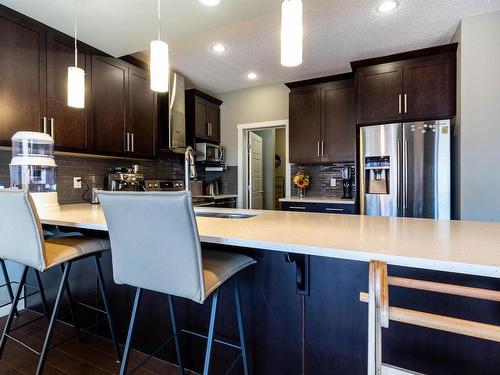 2921 Kostash Drive, Edmonton, AB - Indoor Photo Showing Kitchen With Upgraded Kitchen