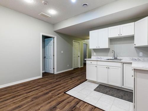 2921 Kostash Drive, Edmonton, AB - Indoor Photo Showing Kitchen