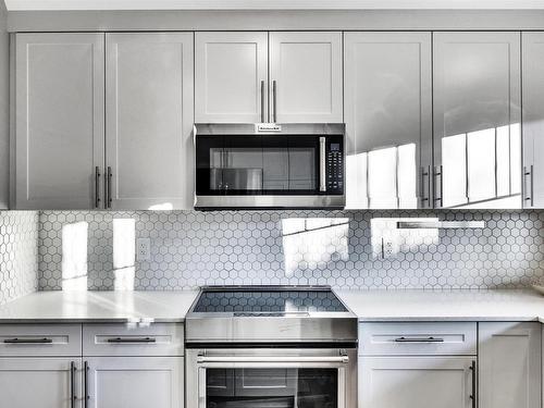 20 1005 Graydon Hill Boulevard, Edmonton, AB - Indoor Photo Showing Kitchen With Upgraded Kitchen