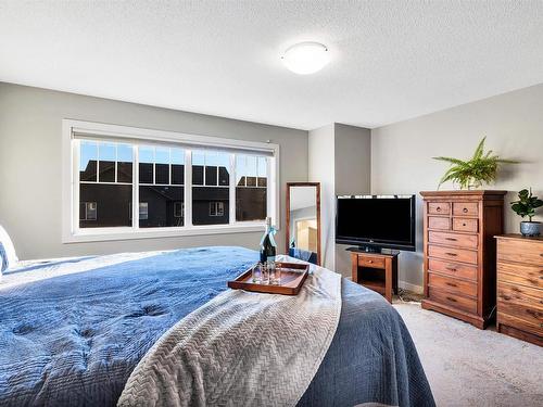 20 1005 Graydon Hill Boulevard, Edmonton, AB - Indoor Photo Showing Bedroom