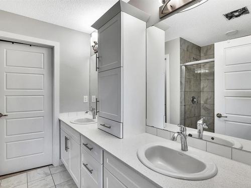 20 1005 Graydon Hill Boulevard, Edmonton, AB - Indoor Photo Showing Bathroom