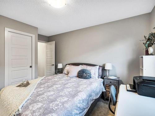 20 1005 Graydon Hill Boulevard, Edmonton, AB - Indoor Photo Showing Bedroom