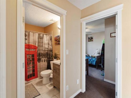 488 Hunters Green Green, Edmonton, AB - Indoor Photo Showing Bathroom