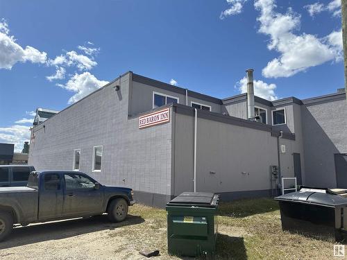 5013 50 St, Barrhead, AB 