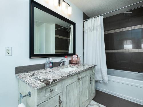 803 52328 Rge Road 233, Rural Strathcona County, AB - Indoor Photo Showing Bathroom