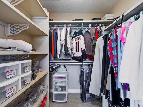 211 Darlington Crescent, Edmonton, AB - Indoor With Storage