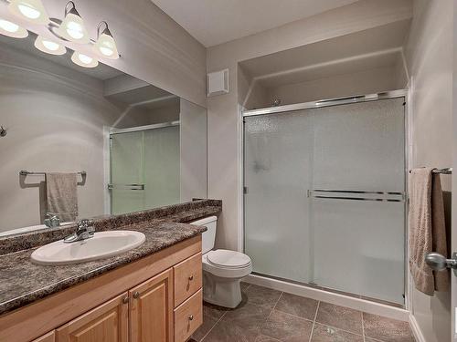 211 Darlington Crescent, Edmonton, AB - Indoor Photo Showing Bathroom