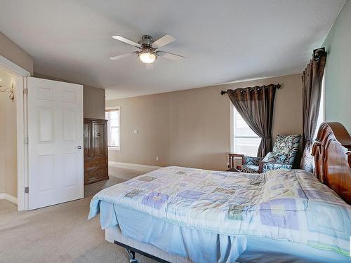 211 Darlington Crescent, Edmonton, AB - Indoor Photo Showing Bedroom