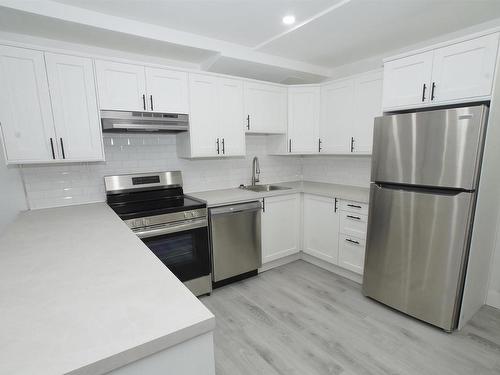 12 13570 38 Street, Edmonton, AB - Indoor Photo Showing Kitchen