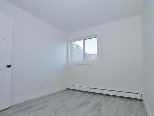 12 13570 38 Street, Edmonton, AB - Indoor Photo Showing Other Room