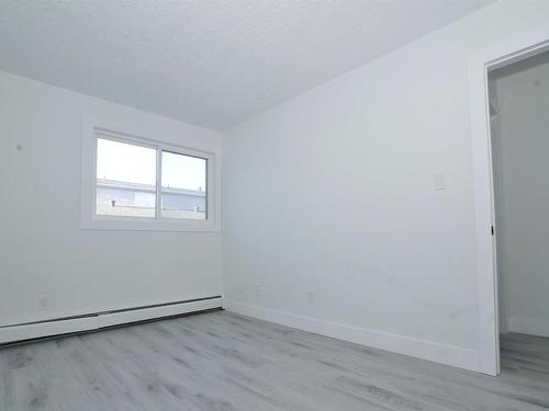 12 13570 38 Street, Edmonton, AB - Indoor Photo Showing Other Room