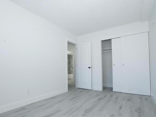 12 13570 38 Street, Edmonton, AB - Indoor Photo Showing Other Room