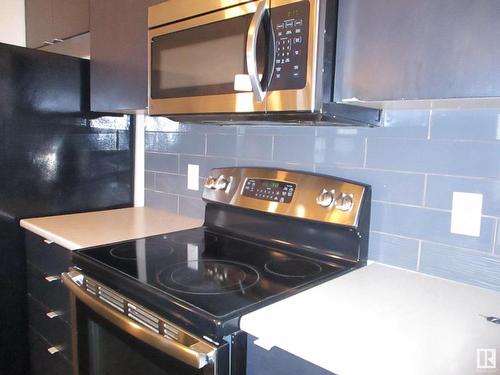 401 508 Albany Way Nw, Edmonton, AB - Indoor Photo Showing Kitchen