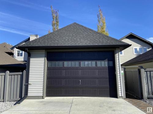 2461 Austin Crescent, Edmonton, AB - Indoor Photo Showing Kitchen With Upgraded Kitchen